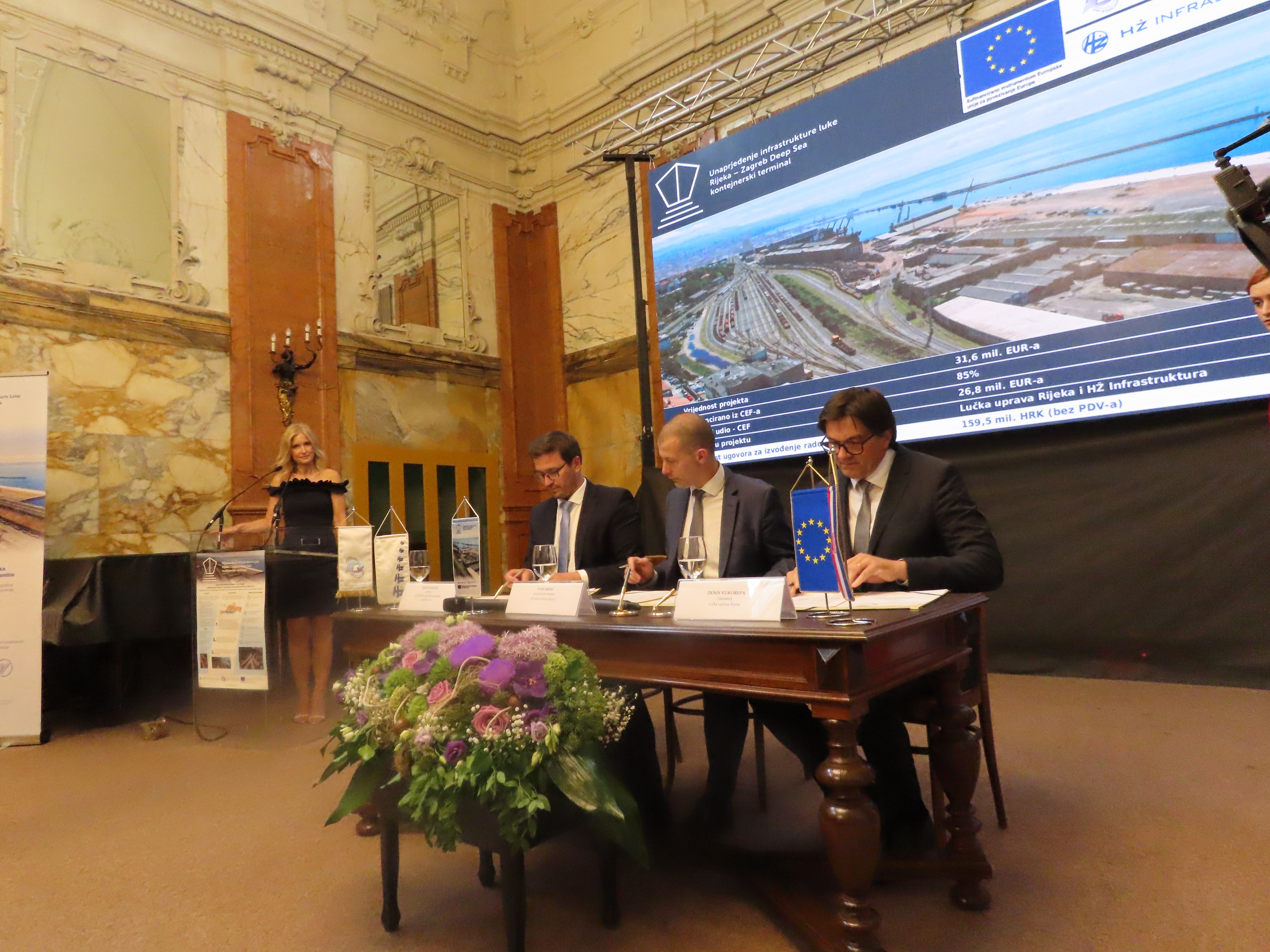 POR2CORE – ZCT: Signing ceremony of construction contract