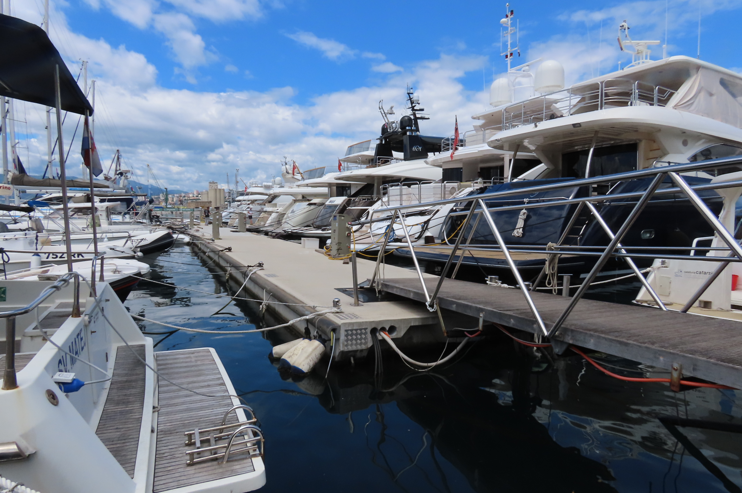 Passenger port hits record in arrival of luxury yachts